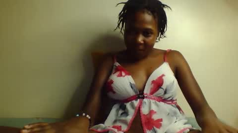 Snapshot of tresyamber chatting on 05/08/26, 03:01 tresyamber online show from 05/08/26, 03:01