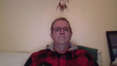 Snapshot of trev8331 chatting on 03/01/26, 11:01 Fe-fi-fo-fum online show from 03/01/26, 11:01