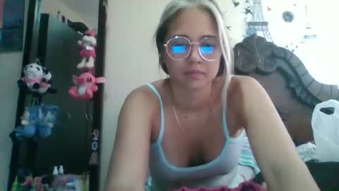 triana_bell online show from 12/22/24, 04:38
