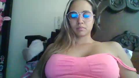 triana_bell online show from 02/06/25, 04:03