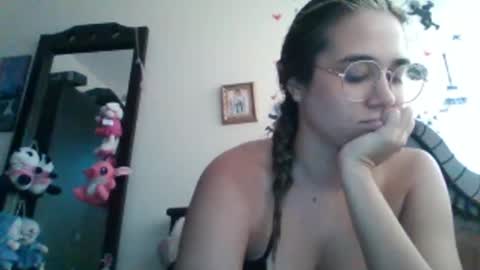 triana_bell online show from 02/08/25, 06:01