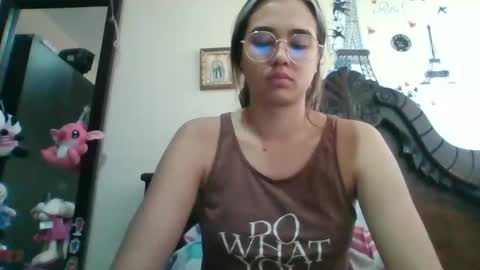 triana_bell online show from 02/12/25, 03:16