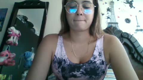 triana_bell online show from 10/11/25, 01:53