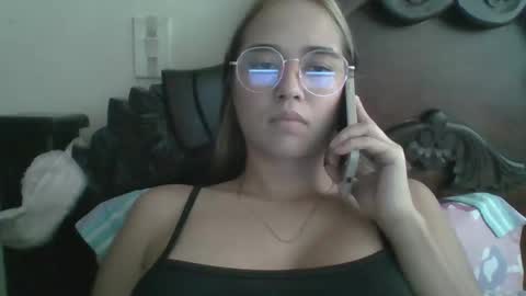triana_bell online show from 11/19/25, 05:02