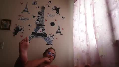 triana_bell online show from 05/12/26, 04:37