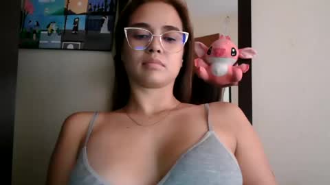 triana_bell online show from 06/18/26, 08:57