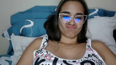 triana_bell online show from 06/22/26, 03:25