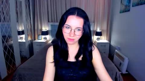 TriciaDaisy online show from 05/04/26, 02:35