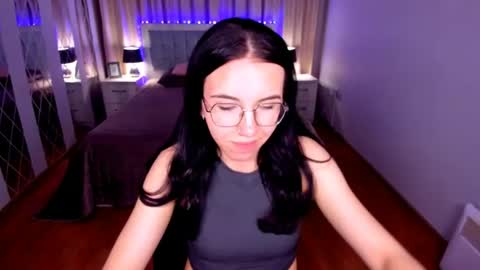 TriciaDaisy online show from 06/12/26, 08:30