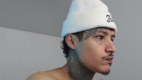 - trieone online show from 01/30/25, 02:47