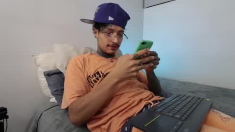 - trieone online show from 02/15/25, 08:11