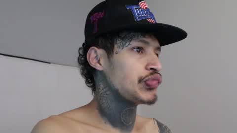 - trieone online show from 02/26/25, 04:03