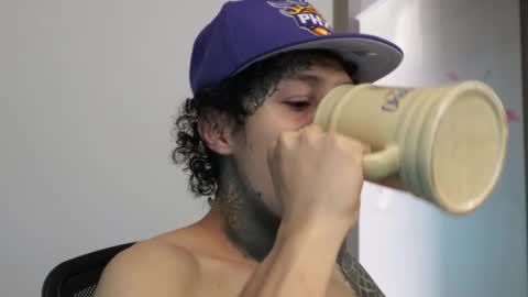 Snapshot of trieone chatting on 01/06/26, 02:54 - trieone online show from 01/06/26, 02:54