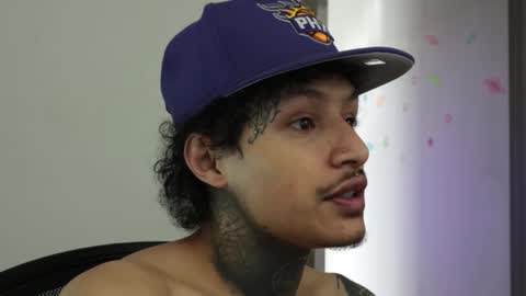 Snapshot of trieone chatting on 01/19/26, 02:43 - trieone online show from 01/19/26, 02:43