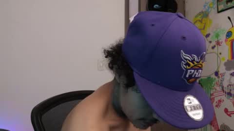 Snapshot of trieone chatting on 02/15/26, 02:03 - trieone online show from 02/15/26, 02:03