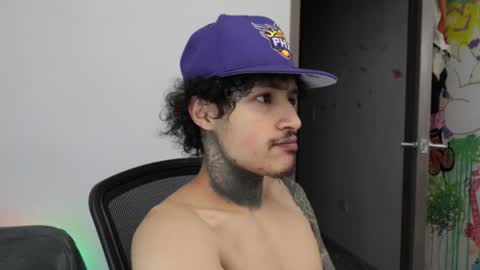 Snapshot of trieone chatting on 02/18/26, 01:56 - trieone online show from 02/18/26, 01:56