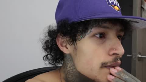 Snapshot of trieone chatting on 02/24/26, 01:14 - trieone online show from 02/24/26, 01:14