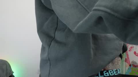 Snapshot of trieone chatting on 02/25/26, 02:59 - trieone online show from 02/25/26, 02:59