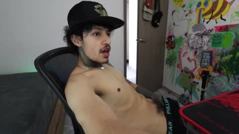 Snapshot of trieone chatting on 02/26/26, 02:38 - trieone online show from 02/26/26, 02:38