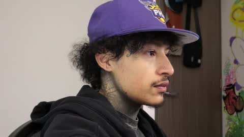 Snapshot of trieone chatting on 03/24/26, 02:22 - trieone online show from 03/24/26, 02:22