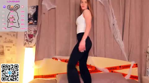 Snapshot of trinahillier chatting on 11/18/25, 07:07 Bubbles online show from 11/18/25, 07:07