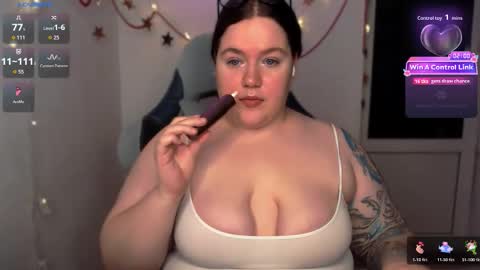 Snapshot of trinititi chatting on 12/22/25, 11:46 Tina online show from 12/22/25, 11:46