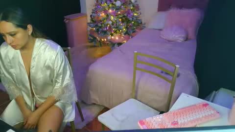 Snapshot of trinitych_ chatting on 11/28/25, 03:09 trinitych_ online show from 11/28/25, 03:09