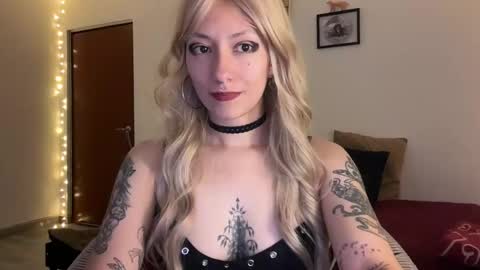 Snapshot of trinitysecrets chatting on 03/20/26, 06:57 trinitysecrets online show from 03/20/26, 06:57