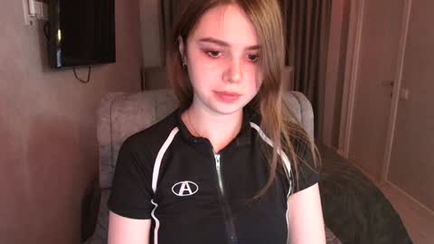 Snapshot of tripleprinces chatting on 02/07/25, 05:51 tripleprinces online show from 02/07/25, 05:51