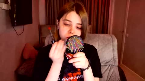 Snapshot of tripleprinces chatting on 11/12/25, 05:13 tripleprinces online show from 11/12/25, 05:13