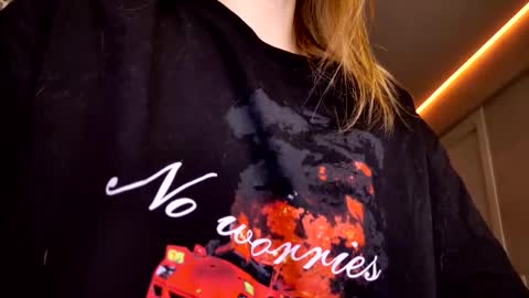 Snapshot of tripleprinces chatting on 01/05/26, 05:27 tripleprinces online show from 01/05/26, 05:27