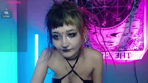 Snapshot of trish_crystal chatting on 08/09/26, 07:30 Trish online show from 08/09/26, 07:30