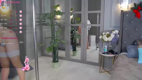 Snapshot of trisha_winslet chatting on 12/15/24, 04:48 trisha_winslet online show from 12/15/24, 04:48