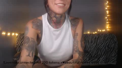 Snapshot of tristan_fantasycam22 chatting on 12/19/24, 11:25 Tristan And Samara online show from 12/19/24, 11:25