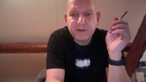 Snapshot of tritonspace chatting on 09/21/25, 03:57 Triton online show from 09/21/25, 03:57