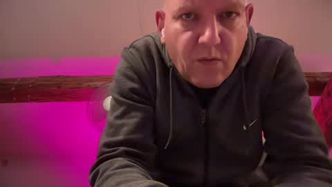 Snapshot of tritonspace chatting on 09/25/25, 02:59 Triton online show from 09/25/25, 02:59