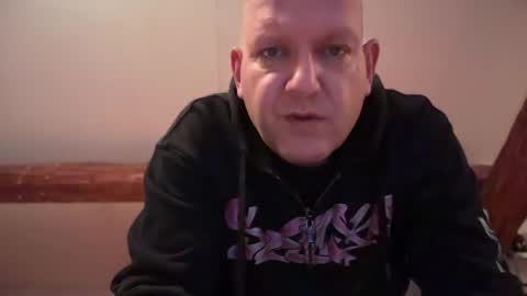 Snapshot of tritonspace chatting on 09/29/25, 10:03 Triton online show from 09/29/25, 10:03