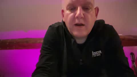 Snapshot of tritonspace chatting on 10/01/25, 12:49 Triton online show from 10/01/25, 12:49