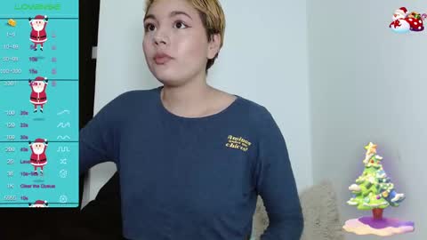 Snapshot of trixie_tangg chatting on 12/19/24, 04:02 Kitty online show from 12/19/24, 04:02