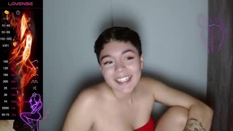 Snapshot of trixie_tangg chatting on 02/25/25, 01:09 Kitty online show from 02/25/25, 01:09