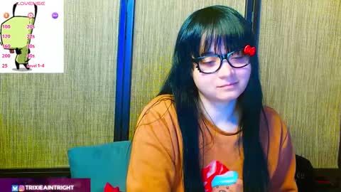 trixiedoescamcam online show from 11/20/25, 12:55