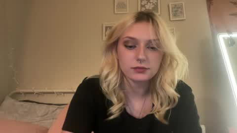 Trixi online show from 07/26/26, 05:15