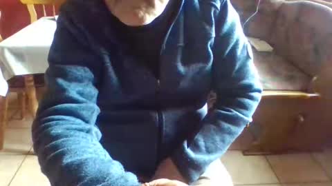 Snapshot of trobelle chatting on 05/17/26, 09:28 trobelle online show from 05/17/26, 09:28
