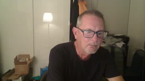 Snapshot of troffer1020 chatting on 12/20/24, 01:36 Troffer online show from 12/20/24, 01:36