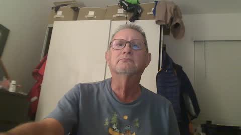 Snapshot of troffer1020 chatting on 10/14/25, 03:40 Troffer online show from 10/14/25, 03:40