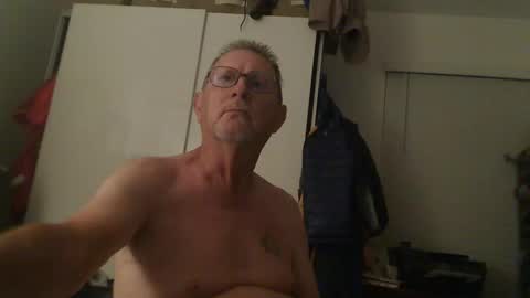 Snapshot of troffer1020 chatting on 10/24/25, 02:52 Troffer online show from 10/24/25, 02:52