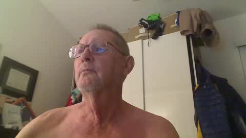 Snapshot of troffer1020 chatting on 11/04/25, 01:48 Troffer online show from 11/04/25, 01:48