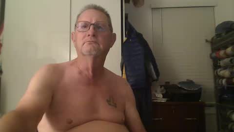 Snapshot of troffer1020 chatting on 11/11/25, 01:49 Troffer online show from 11/11/25, 01:49