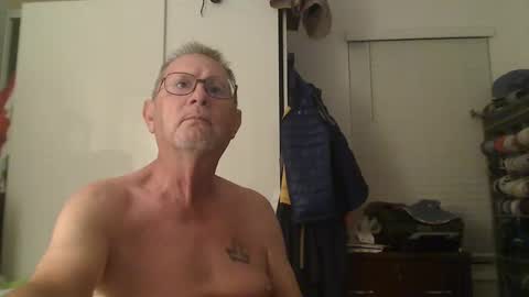 Snapshot of troffer1020 chatting on 11/20/25, 01:50 Troffer online show from 11/20/25, 01:50