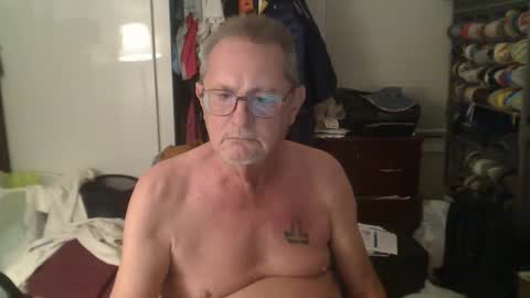 Snapshot of troffer1020 chatting on 12/03/25, 02:52 Troffer online show from 12/03/25, 02:52